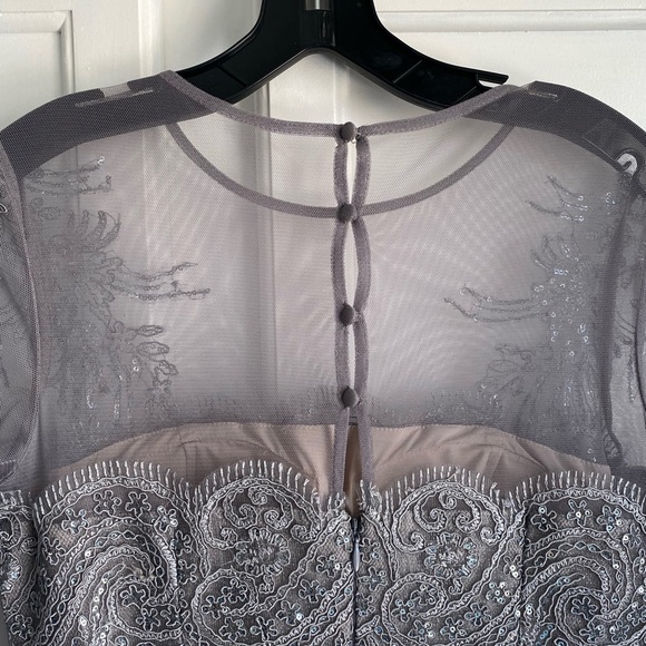 Teri Jon grey sequined long sleeve gown like new size 6 - Picture 11 of 15